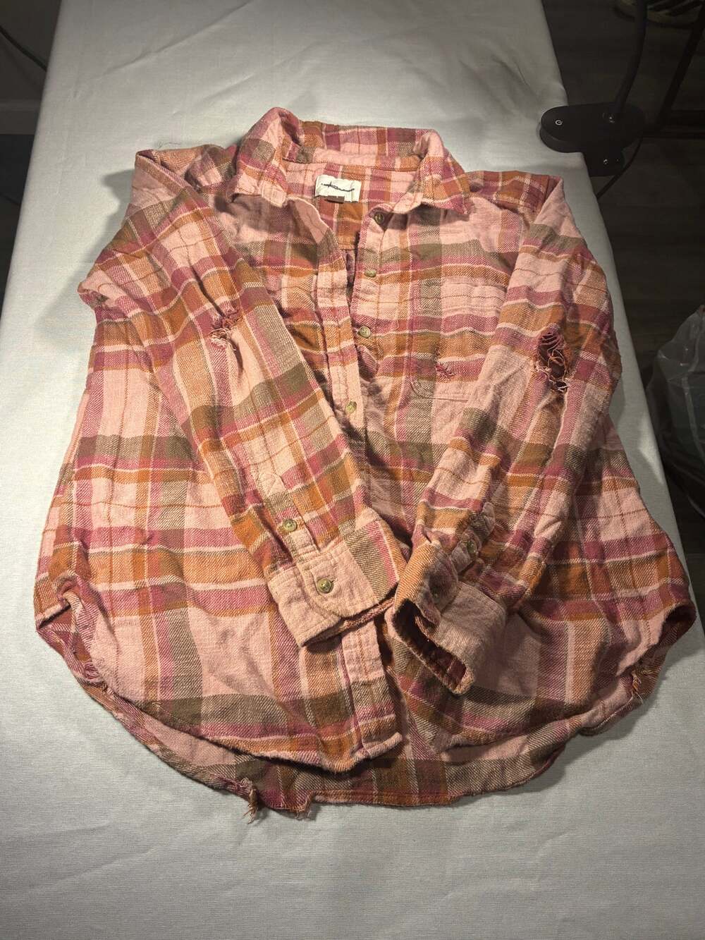 American Eagle Pink Plaid Distressed Flannel Shirt Grunge Y2K XS